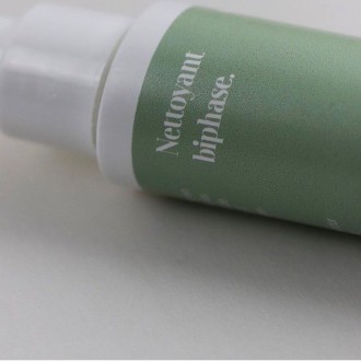 N°2 • NETTOYANT BIPHASE.