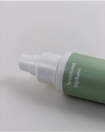 N°2 • NETTOYANT BIPHASE.